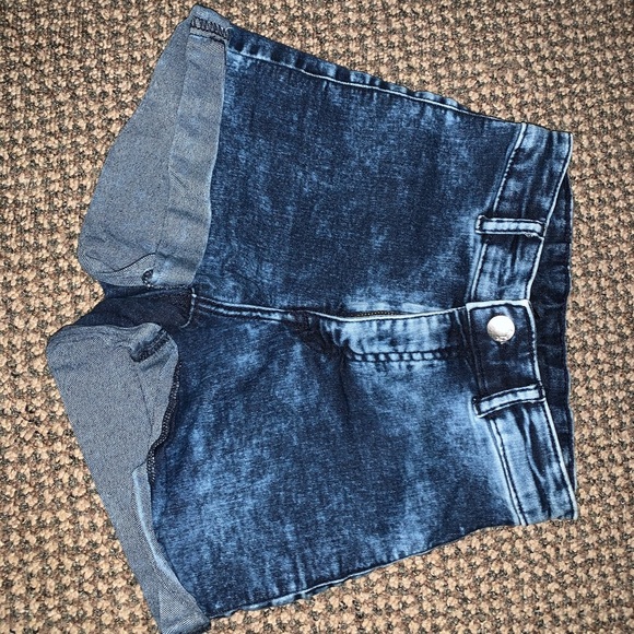 PACKAGE DEAL! SIZE 2 SHORTS (2 PAIR)! - Picture 1 of 8